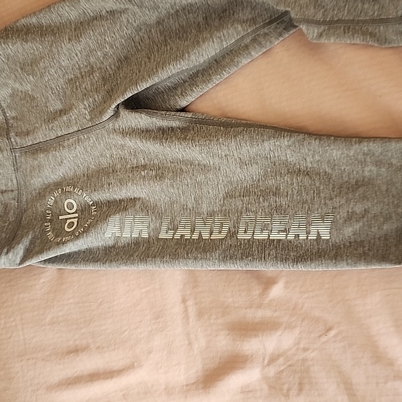 Alo Yoga Gray Air Land Ocean Leggings (sm) - Picture 2 of 5